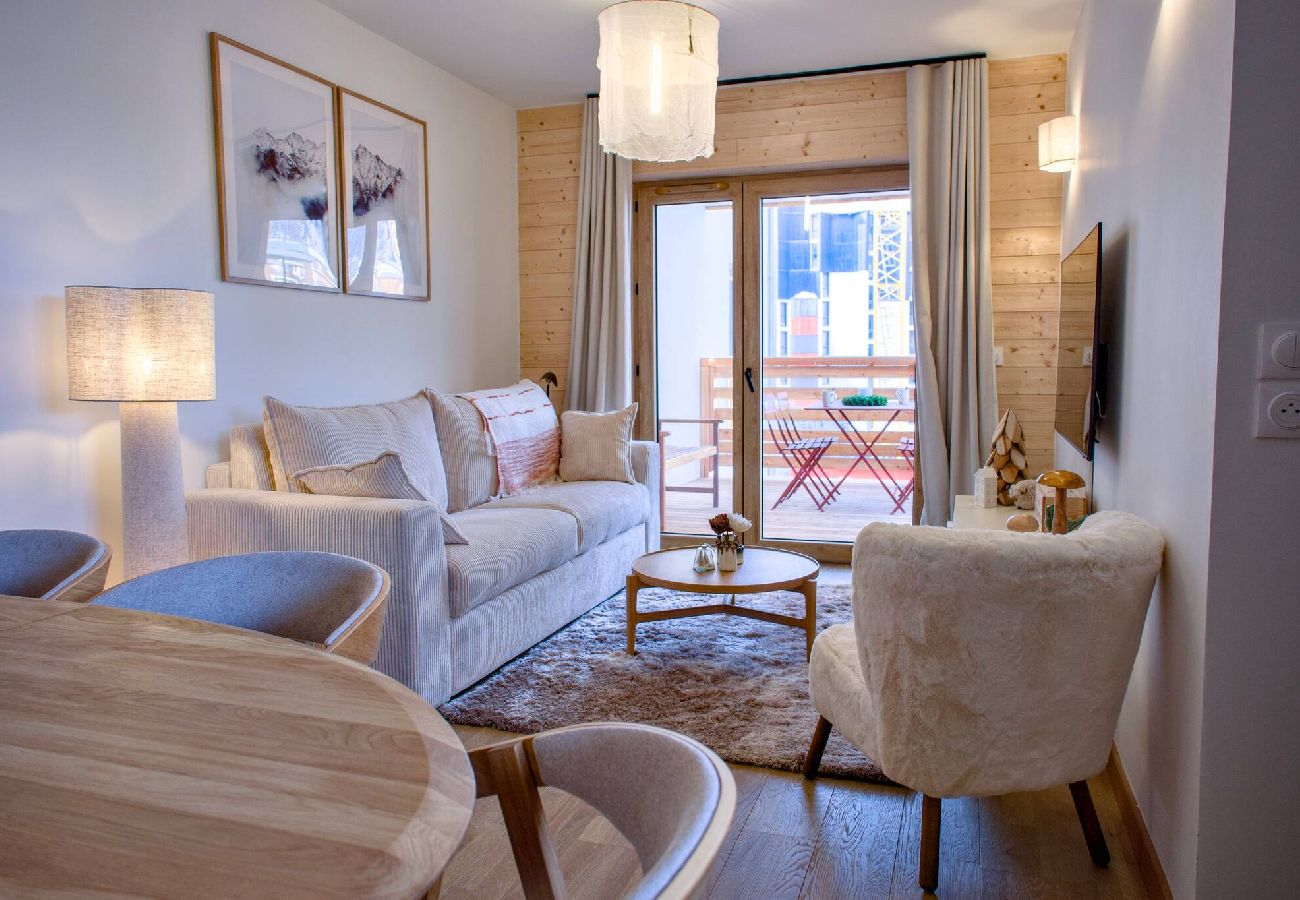 Apartment in Vars - L'Alpin Chic – Stylish New Apartment in Central Vars – Garage, Terrace, Sleeps 6