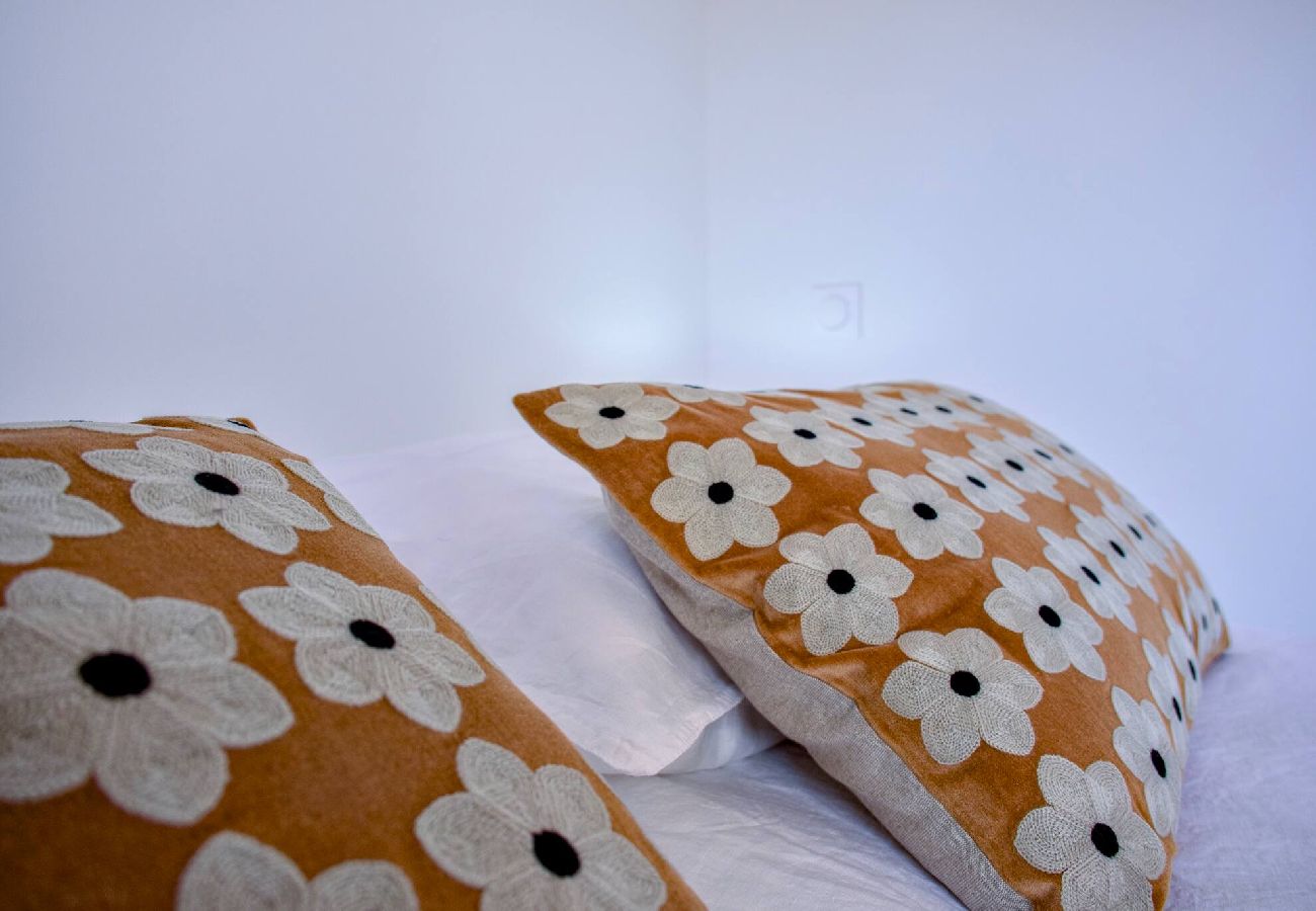 Apartment in Vars - L'Alpin Chic – Stylish New Apartment in Central Vars – Garage, Terrace, Sleeps 6