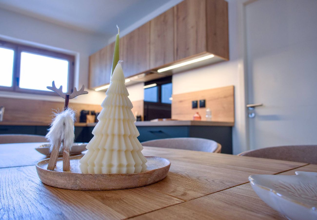 Apartment in Vars - L'Alpin Chic – Stylish New Apartment in Central Vars – Garage, Terrace, Sleeps 6