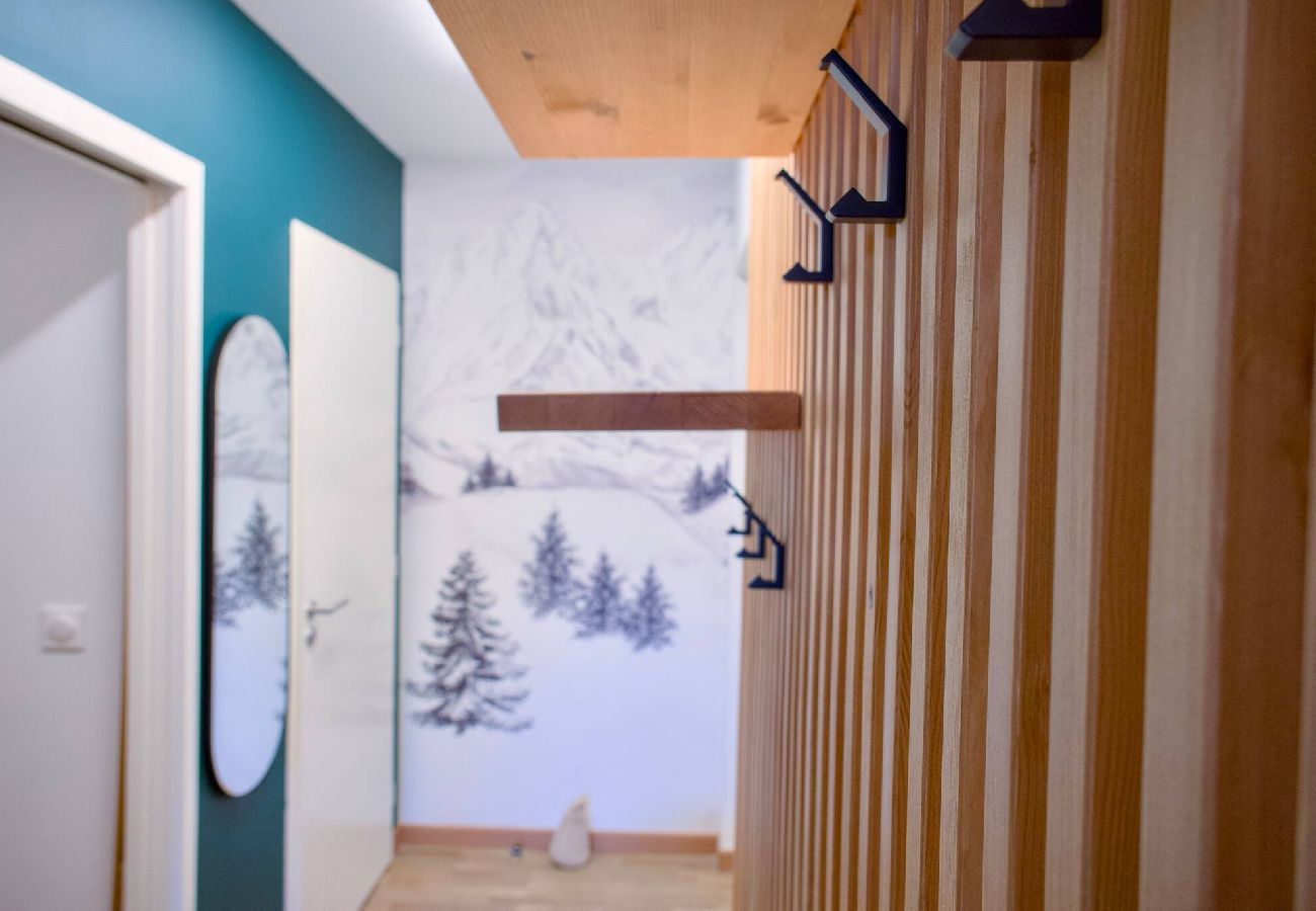 Apartment in Vars - L'Alpin Chic – Stylish New Apartment in Central Vars – Garage, Terrace, Sleeps 6