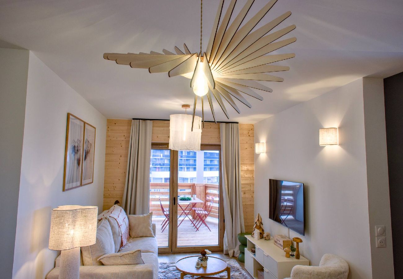 Apartment in Vars - L'Alpin Chic – Stylish New Apartment in Central Vars – Garage, Terrace, Sleeps 6