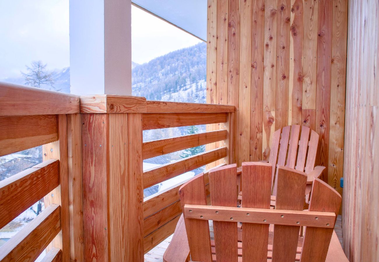 Apartment in Vars - L'Alpin Chic – Stylish New Apartment in Central Vars – Garage, Terrace, Sleeps 6