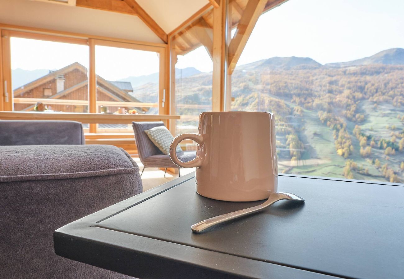 Chalet in Vars - Renovated Chalet • Panoramic Views • Garden • Sleeps 10