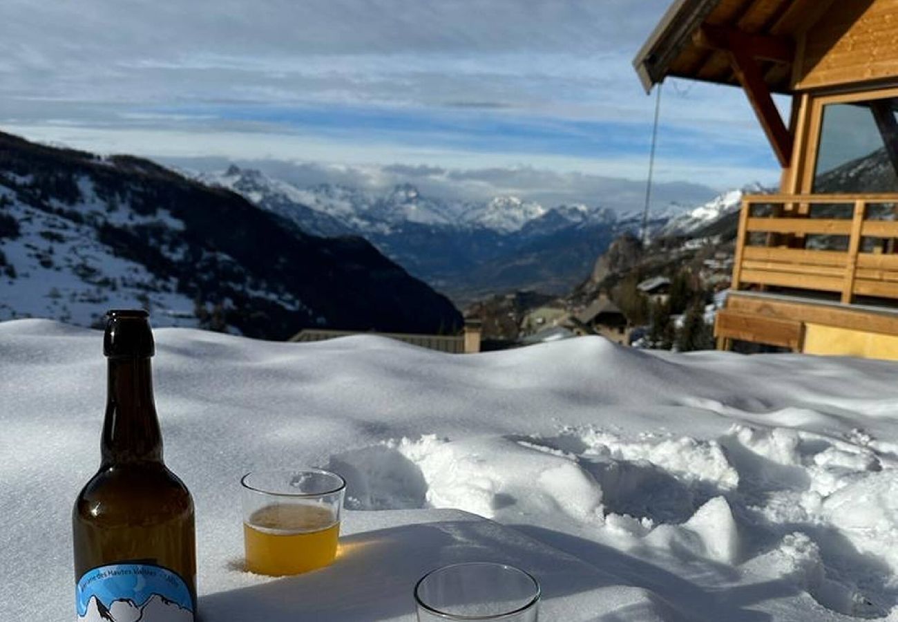 Chalet in Vars - Renovated Chalet • Panoramic Views • Garden • Sleeps 10