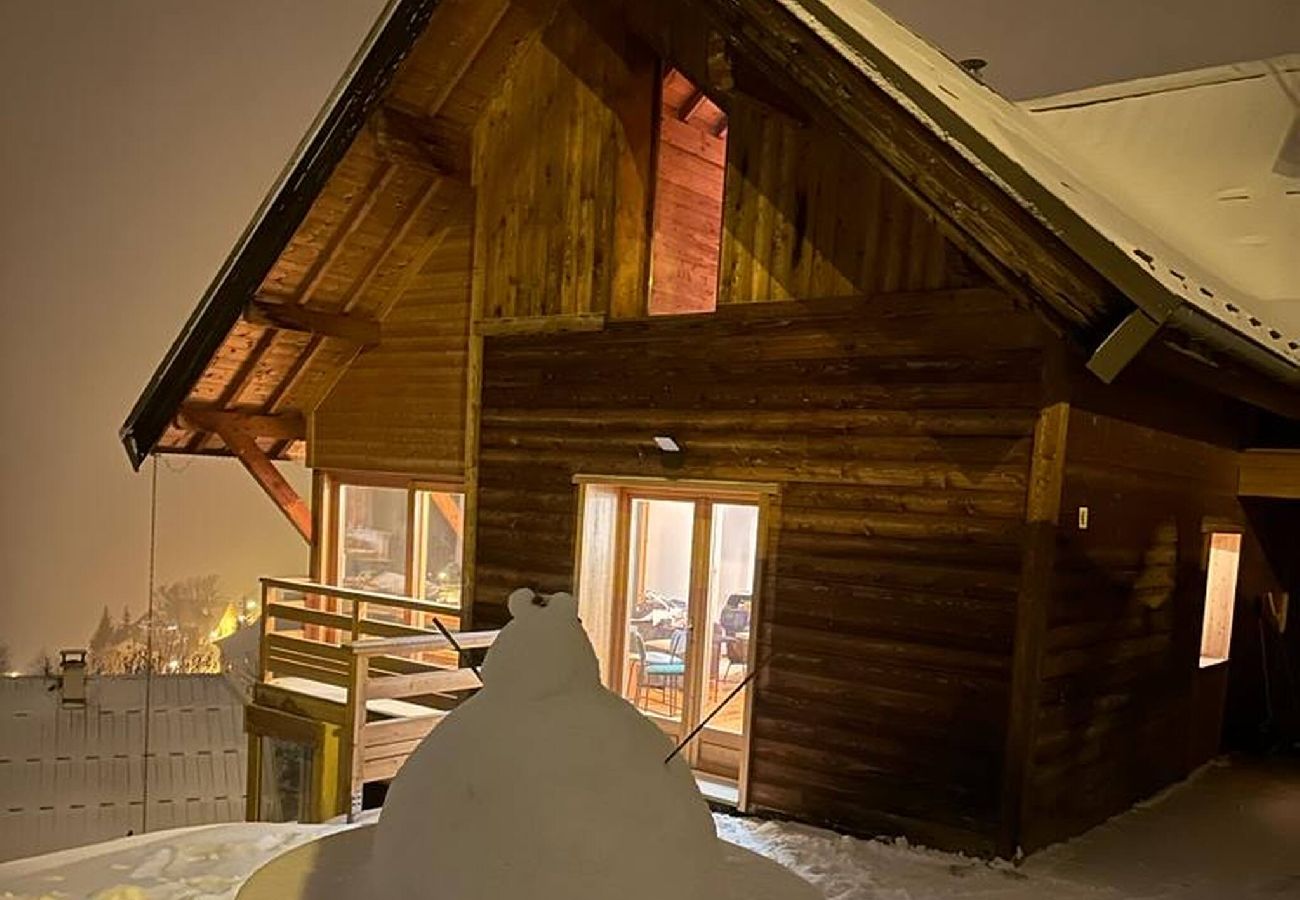 Chalet in Vars - Renovated Chalet • Panoramic Views • Garden • Sleeps 10
