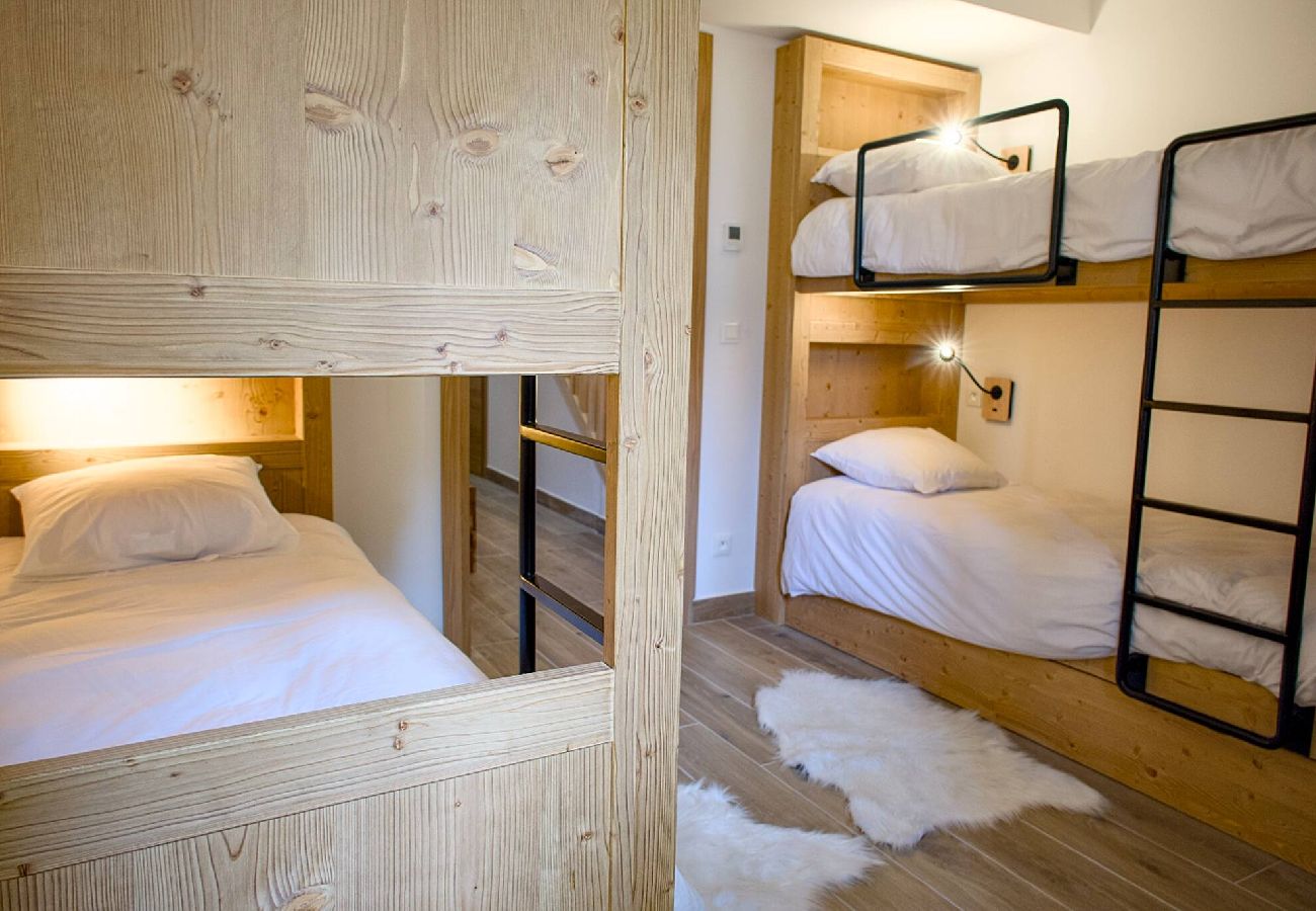 Terraced House in Vars - New Chalet • 4 Bedrooms • Garage • Resort Centre • Sleeps 10