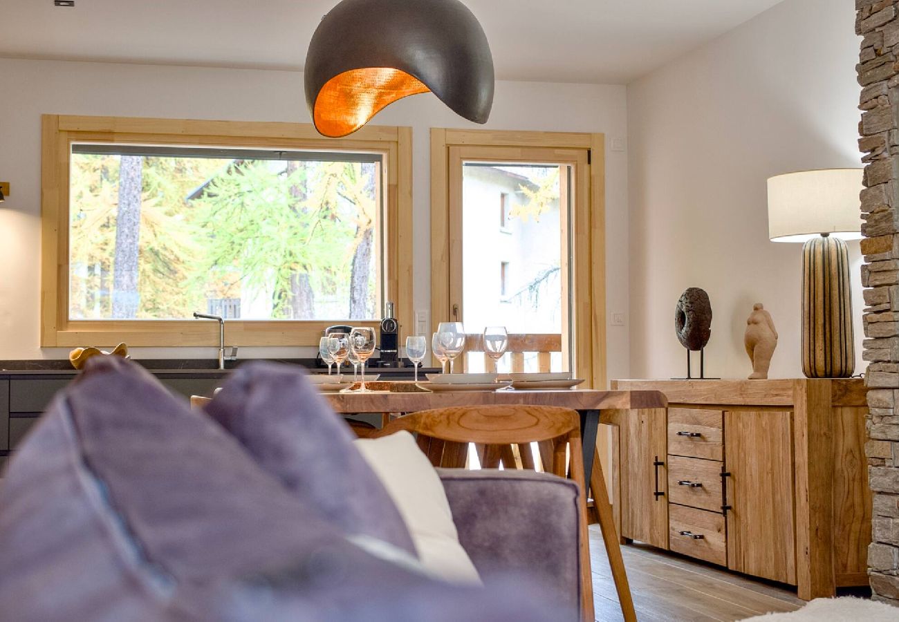 Terraced House in Vars - New Chalet • 4 Bedrooms • Garage • Resort Centre • Sleeps 10