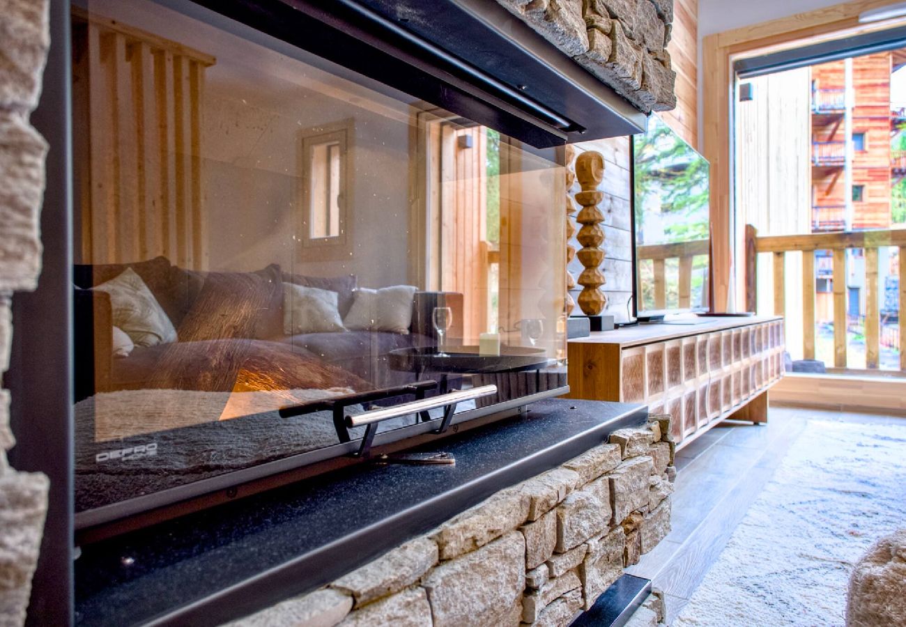 Terraced House in Vars - New Chalet • 4 Bedrooms • Garage • Resort Centre • Sleeps 10