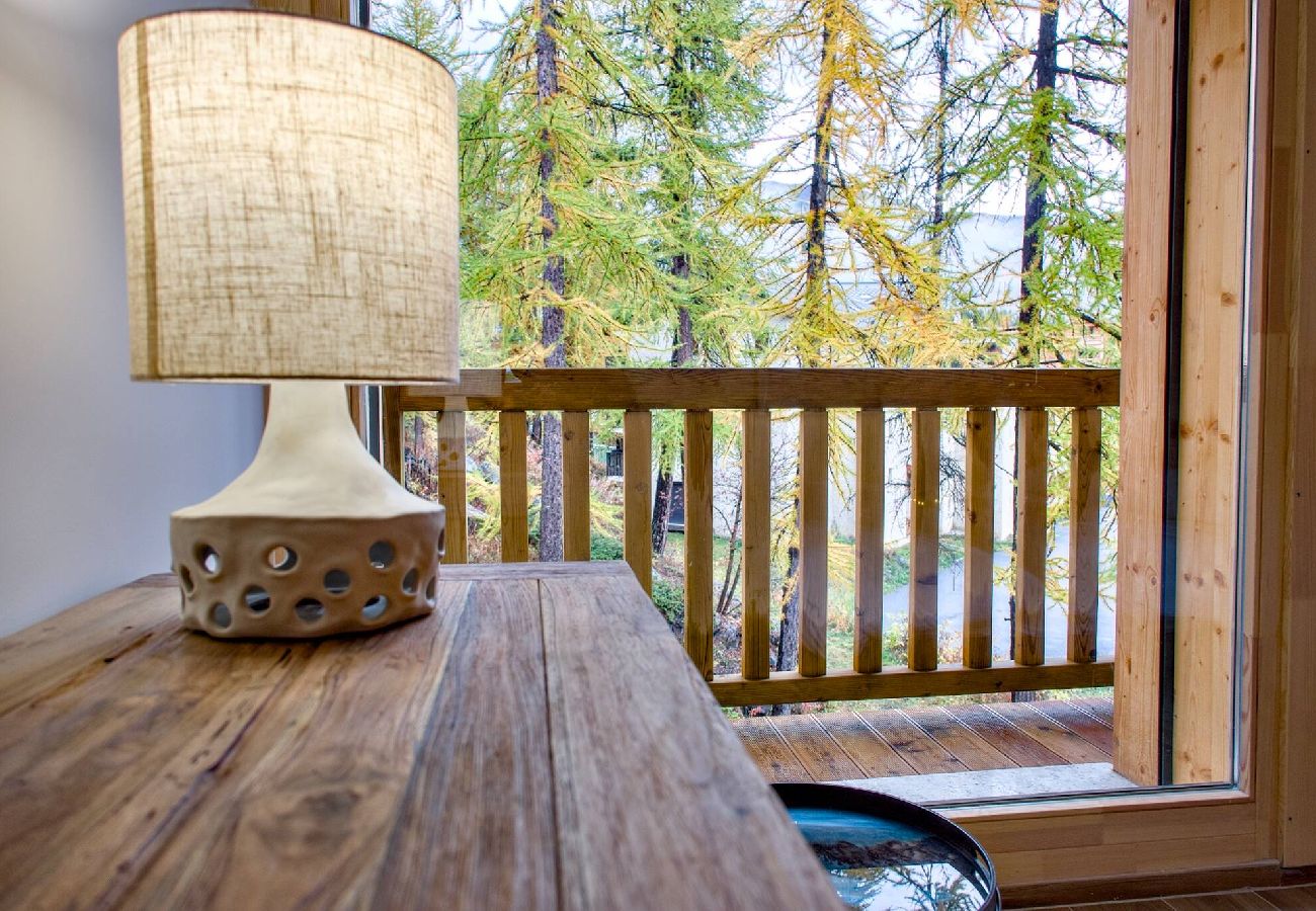 Terraced House in Vars - New Chalet • 4 Bedrooms • Garage • Resort Centre • Sleeps 10