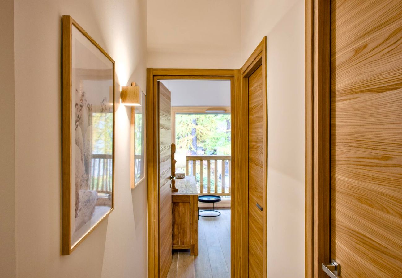 Terraced House in Vars - New Chalet • 4 Bedrooms • Garage • Resort Centre • Sleeps 10