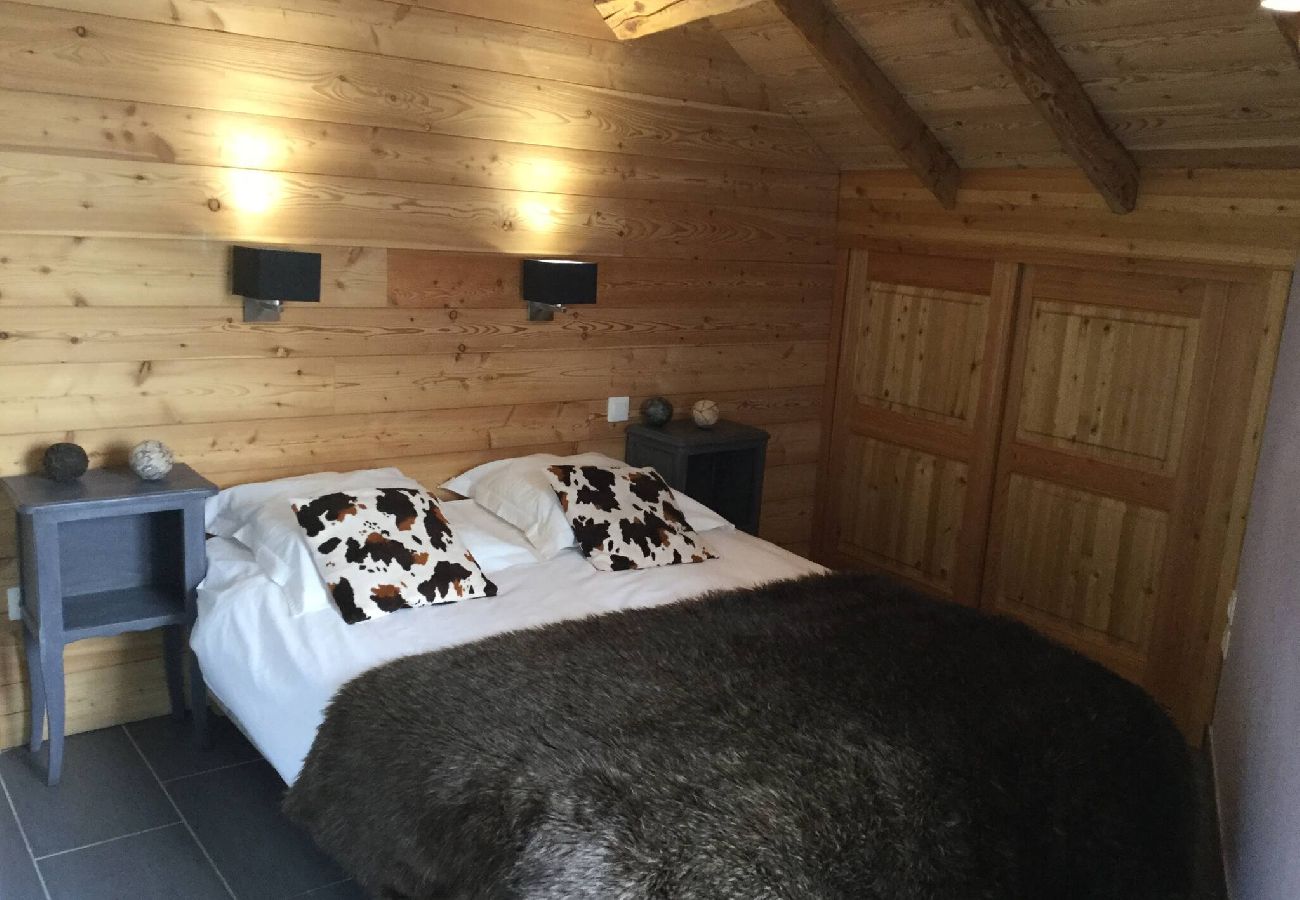 Terraced House in Vars - Duplex with Terrace • Chalet Annex • Sleeps 6