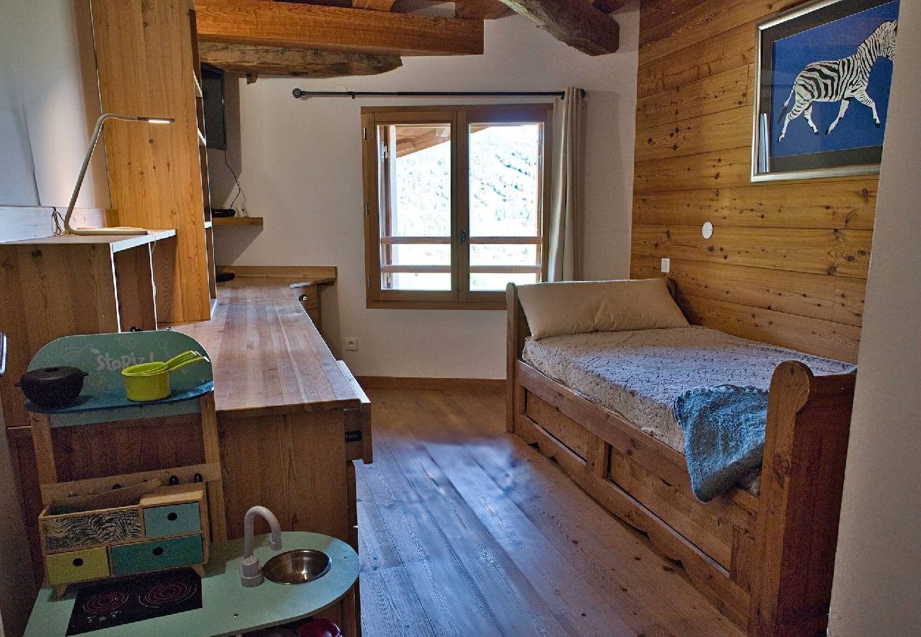 Chalet in Vars -     Chalet with Panoramic Views • Sleeps 8