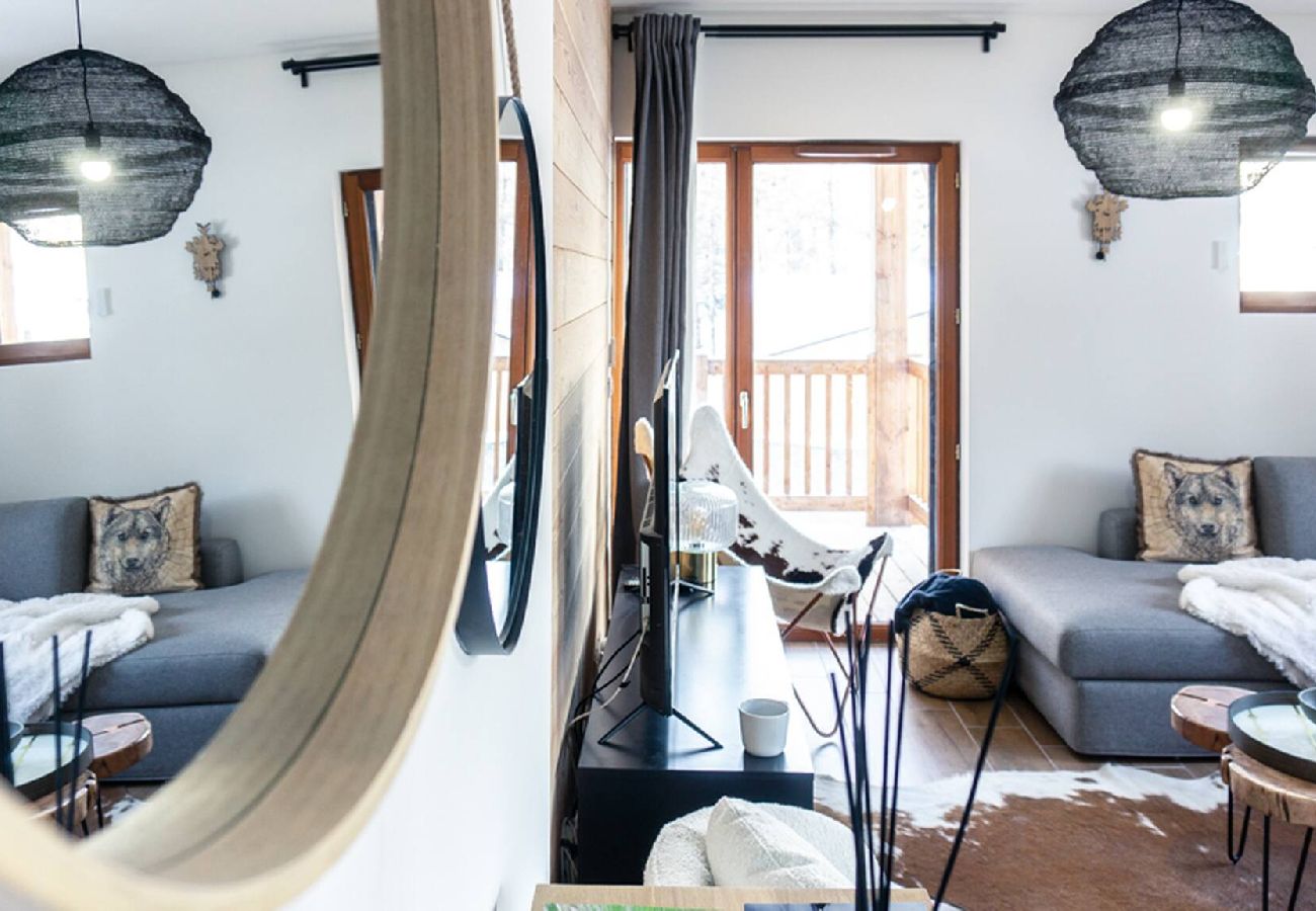 Residence in Vars - Family Apartment • Two Terraces • Parking • Sleeps up to 7