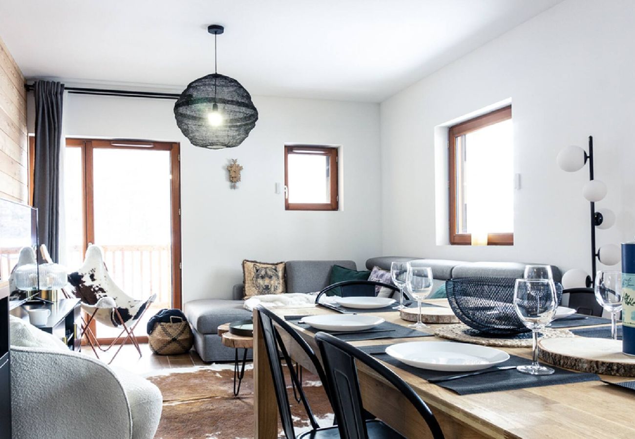 Residence in Vars - Family Apartment • Two Terraces • Parking • Sleeps up to 7