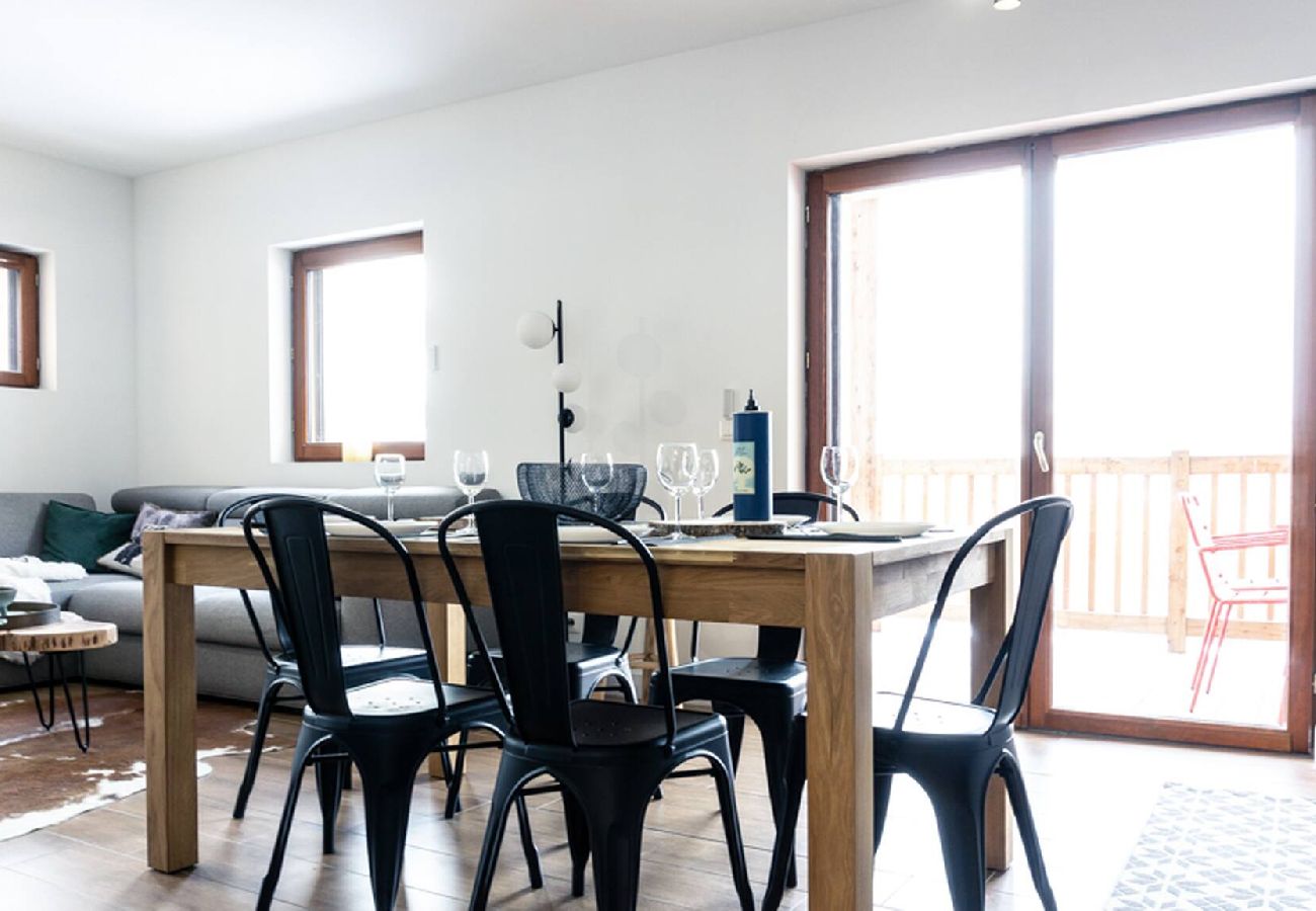 Residence in Vars - Family Apartment • Two Terraces • Parking • Sleeps up to 7