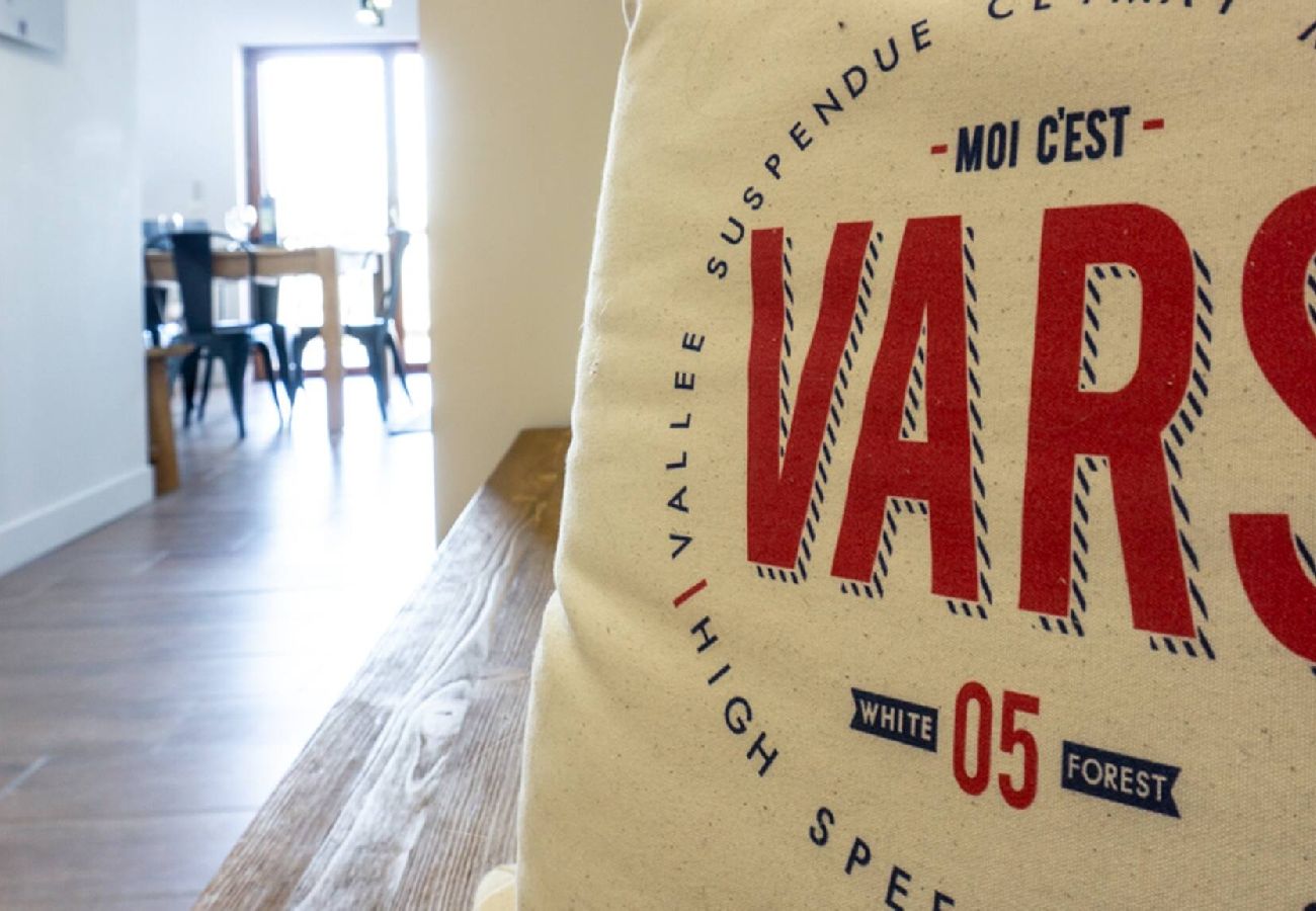 Residence in Vars - Family Apartment • Two Terraces • Parking • Sleeps up to 7