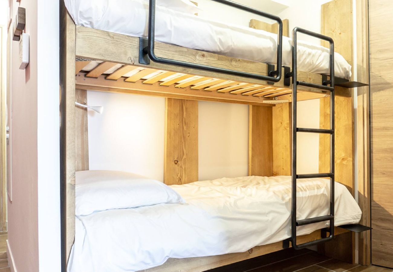 Residence in Vars - Family Apartment • Two Terraces • Parking • Sleeps up to 7