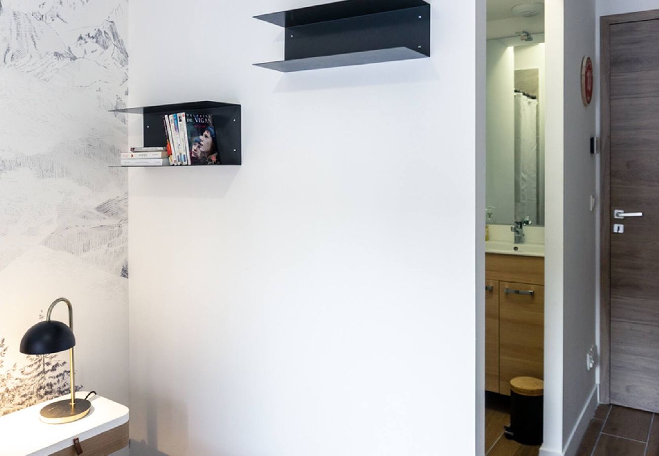 Residence in Vars - Family Apartment • Two Terraces • Parking • Sleeps up to 7