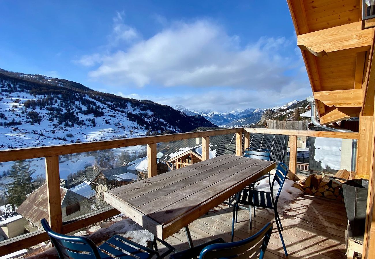 Chalet in Vars - Vars Chalet at 1,890m • Sleeps 14 • Ski Shuttle