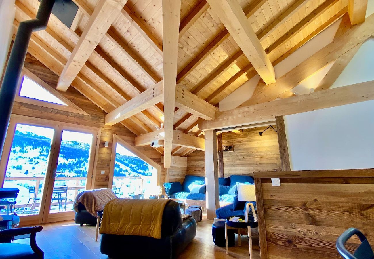 Chalet in Vars - Vars Chalet at 1,890m • Sleeps 14 • Ski Shuttle