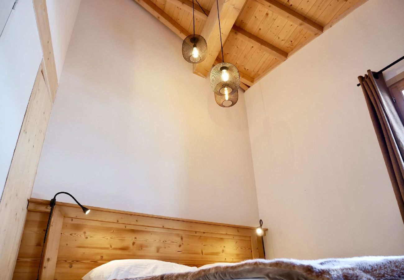 Chalet in Vars - Vars Chalet at 1,890m • Sleeps 14 • Ski Shuttle