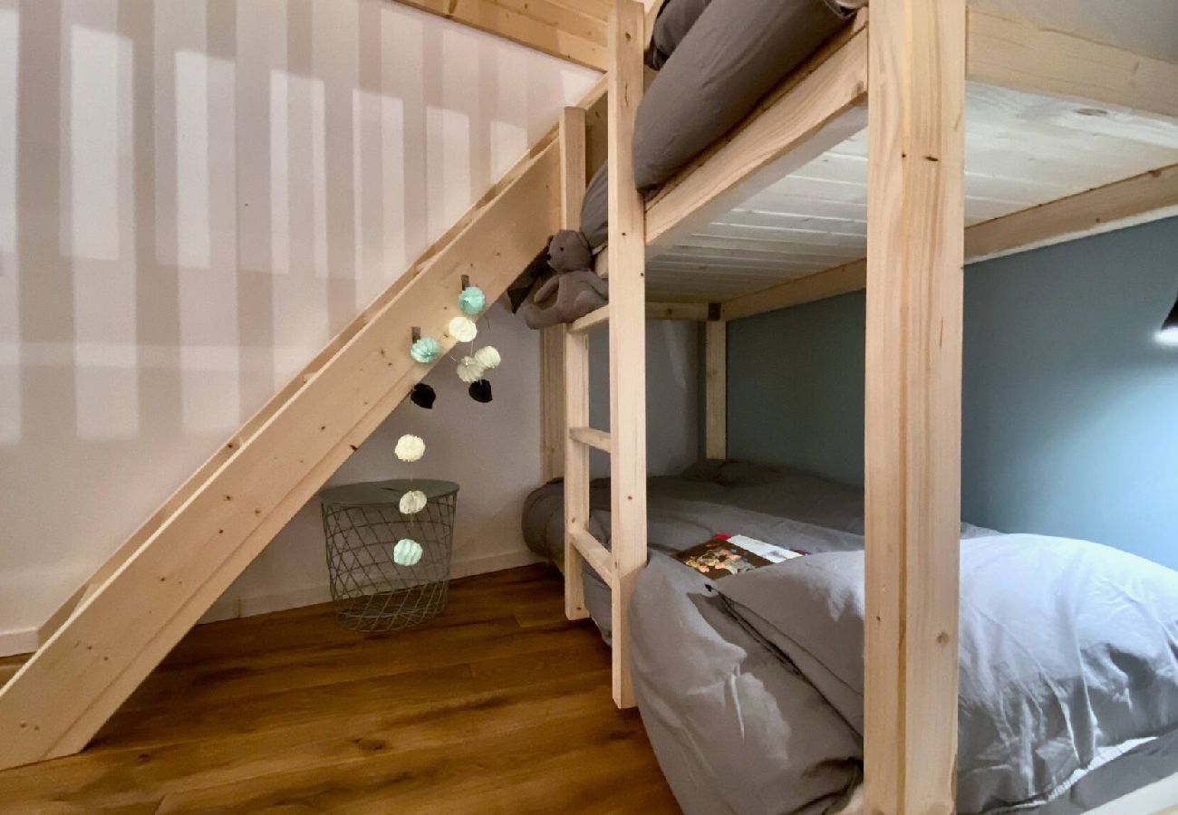 Chalet in Vars - Vars Chalet at 1,890m • Sleeps 14 • Ski Shuttle