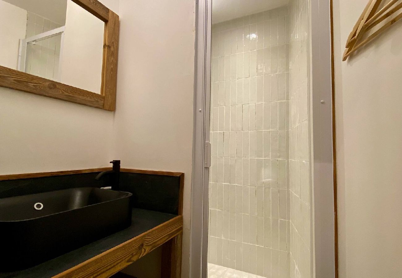 Chalet in Vars - Vars Chalet at 1,890m • Sleeps 14 • Ski Shuttle
