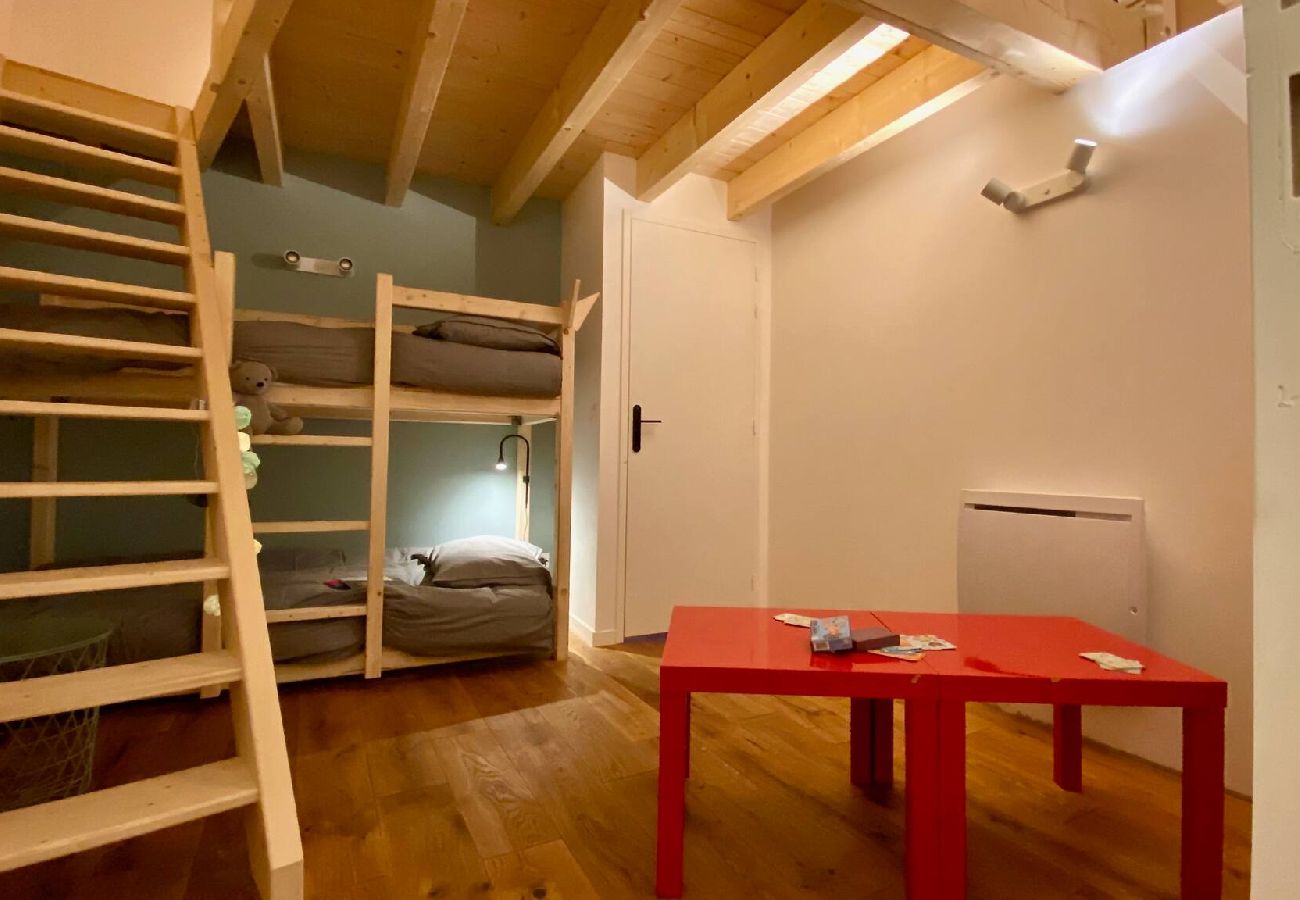 Chalet in Vars - Vars Chalet at 1,890m • Sleeps 14 • Ski Shuttle