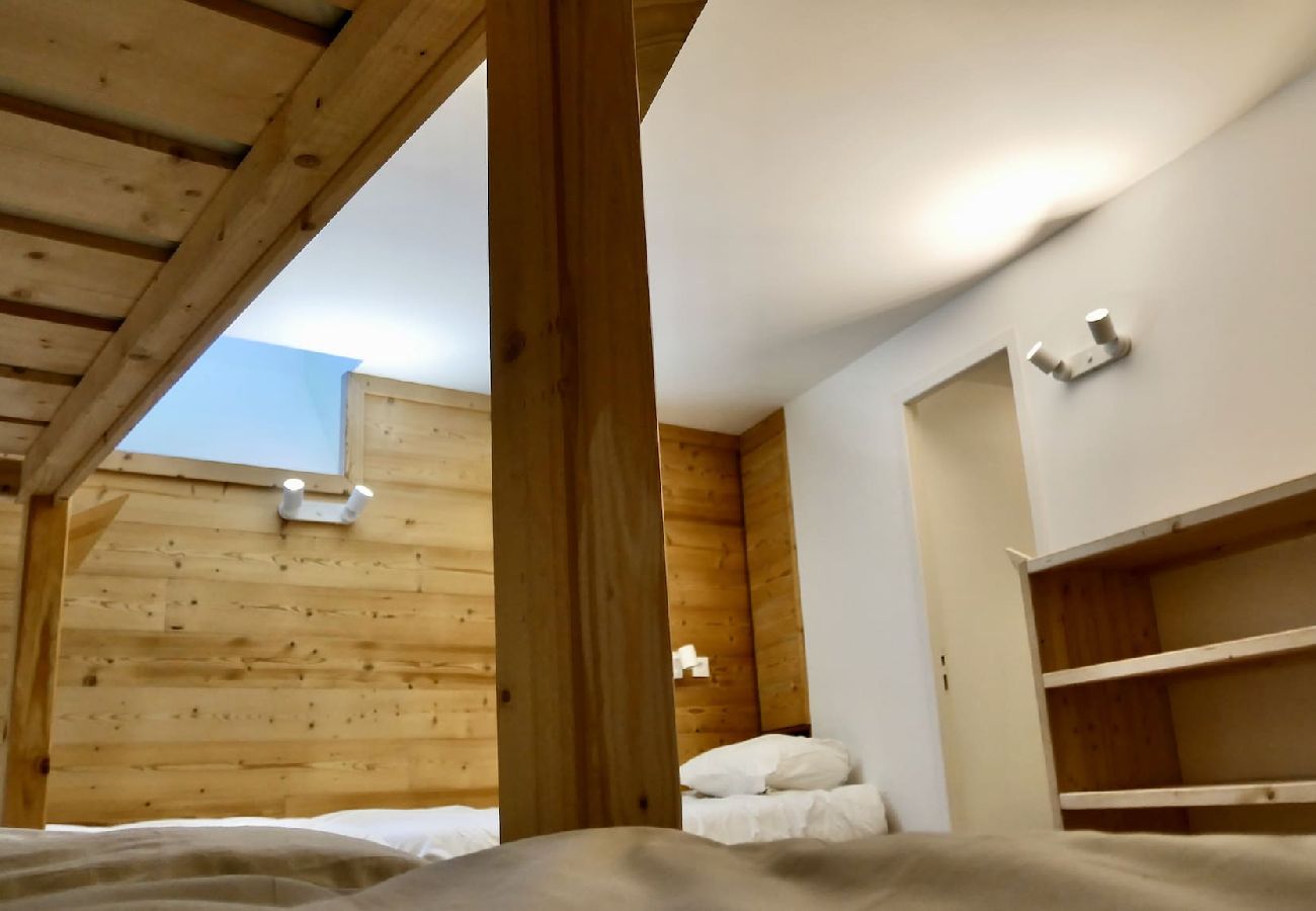 Chalet in Vars - Vars Chalet at 1,890m • Sleeps 14 • Ski Shuttle