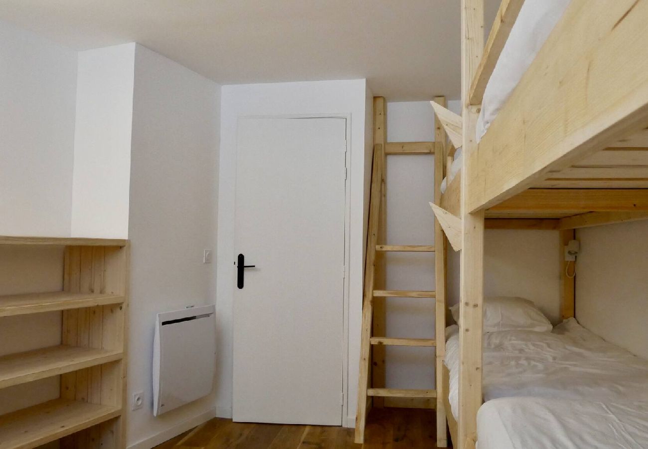 Chalet in Vars - Vars Chalet at 1,890m • Sleeps 14 • Ski Shuttle