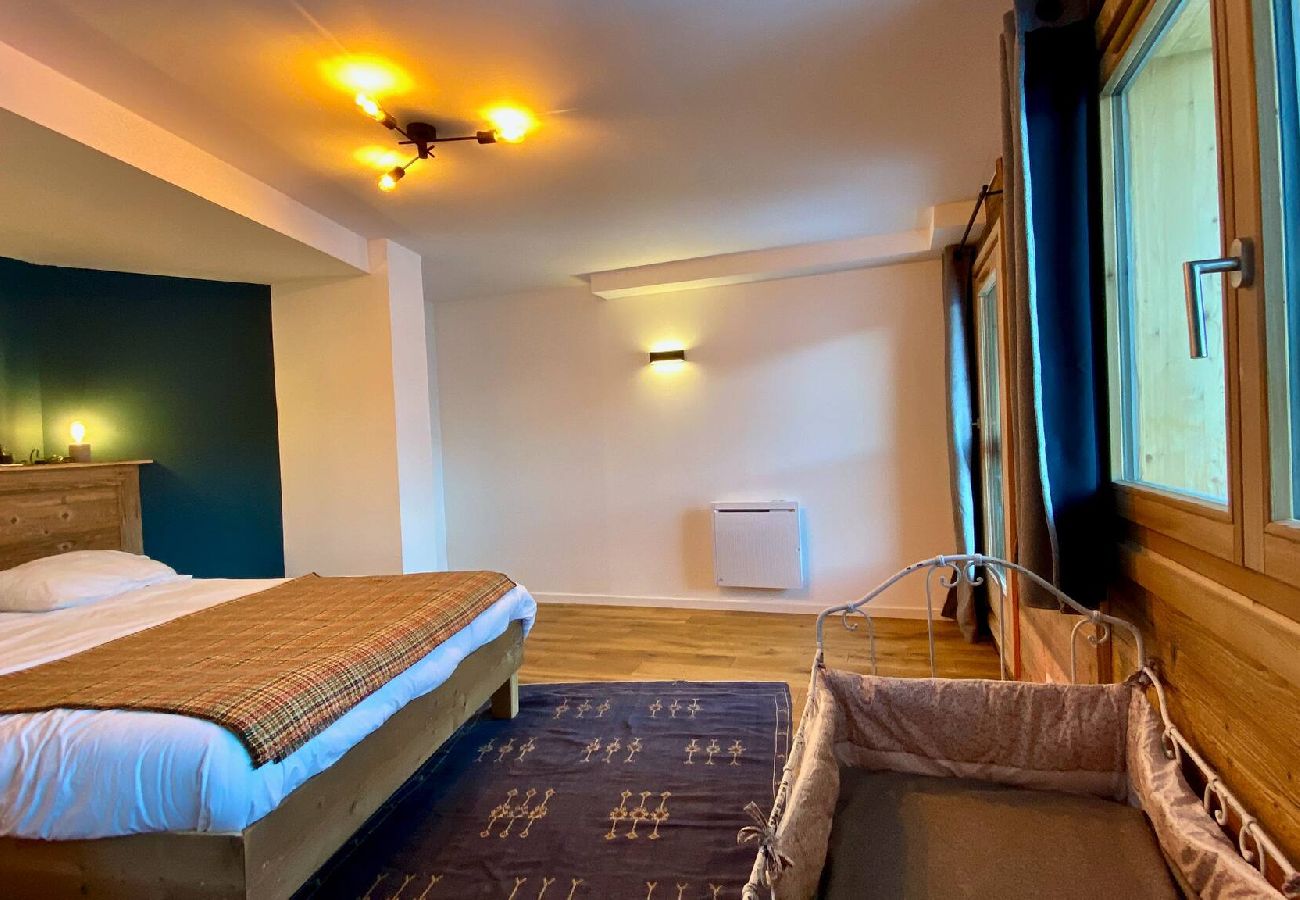 Chalet in Vars - Vars Chalet at 1,890m • Sleeps 14 • Ski Shuttle