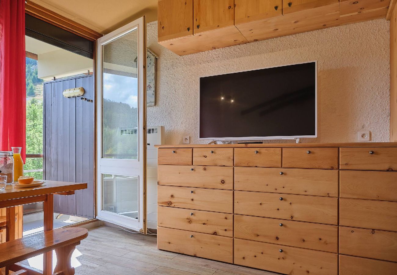 Apartment in Vars - Ski-in/Ski-out Studio • Slopes View Balcony • Resort Centre • Sleeps 4