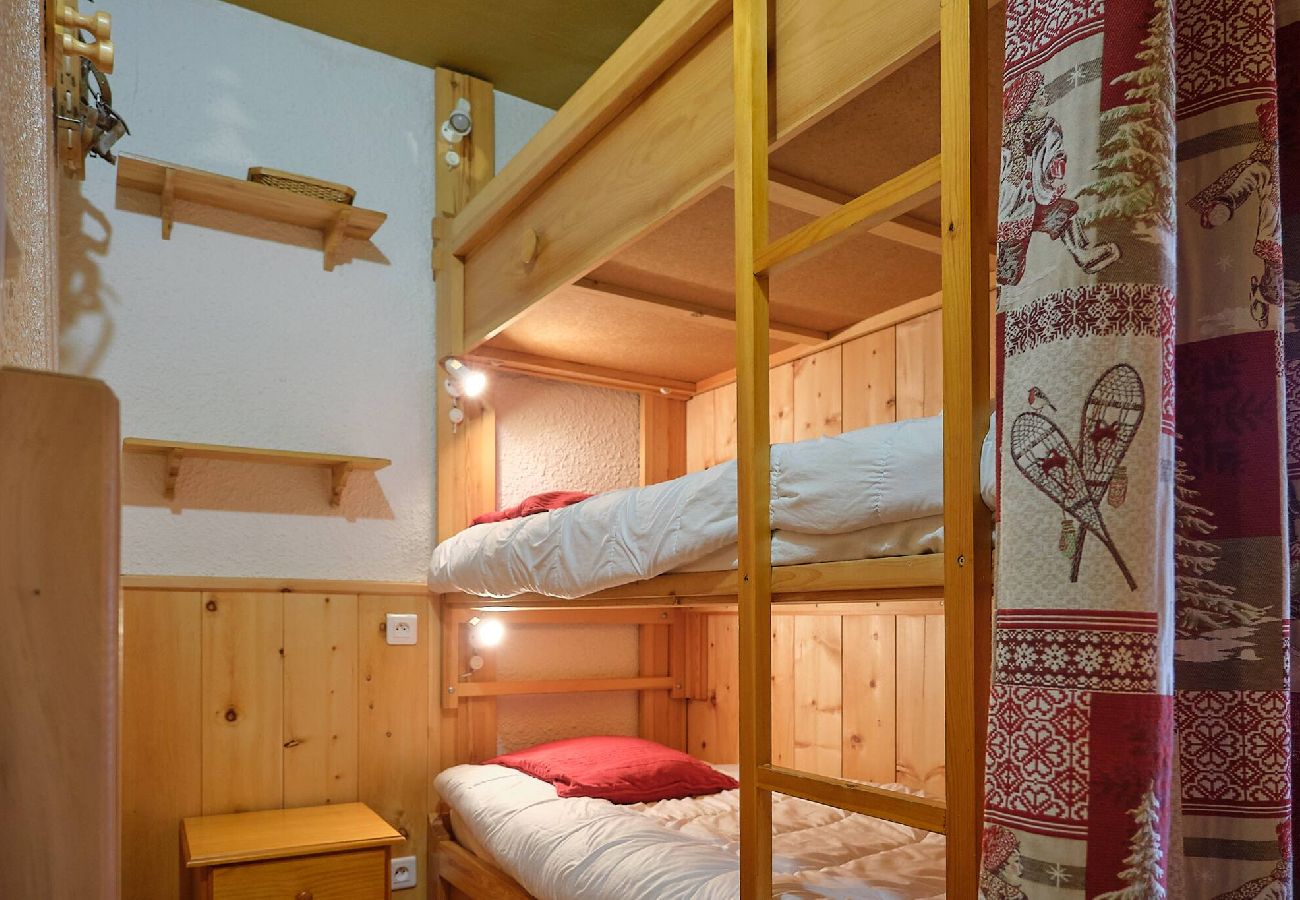 Apartment in Vars - Ski-in/Ski-out Studio • Slopes View Balcony • Resort Centre • Sleeps 4