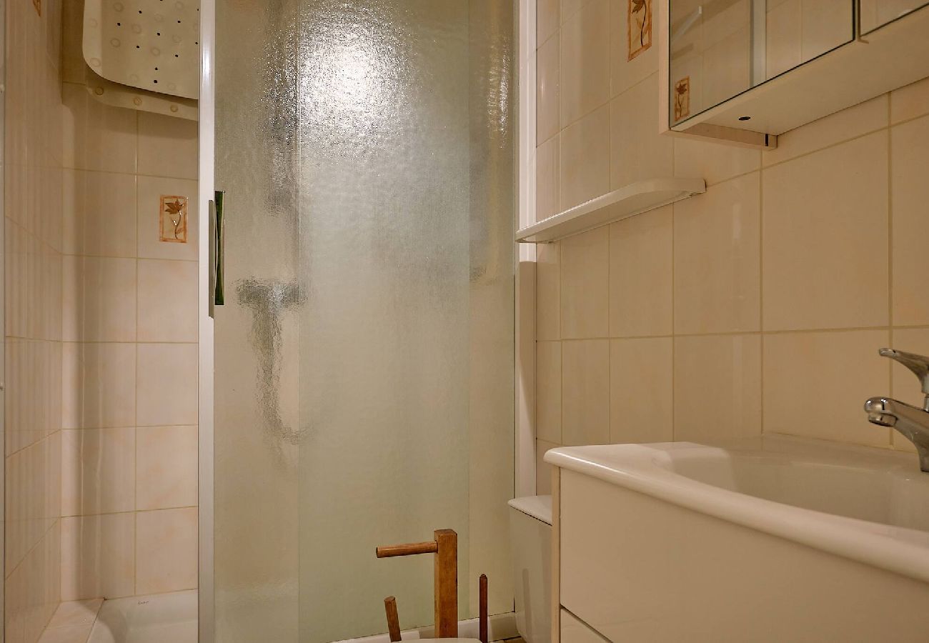 Apartment in Vars - Ski-in/Ski-out Studio • Slopes View Balcony • Resort Centre • Sleeps 4