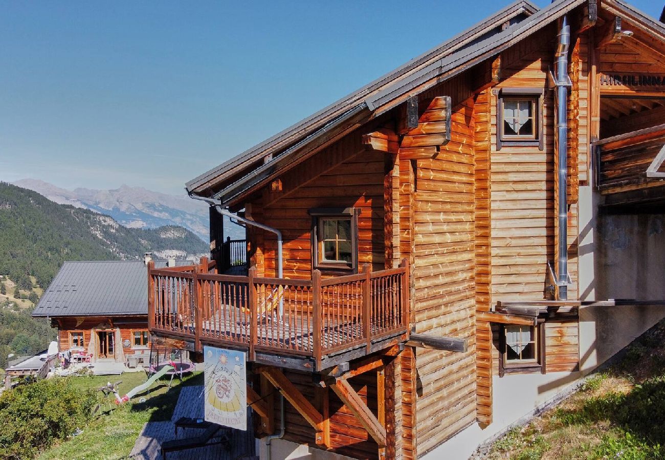 Chalet in Vars - Finnish Chalet • Sauna • Écrins Views