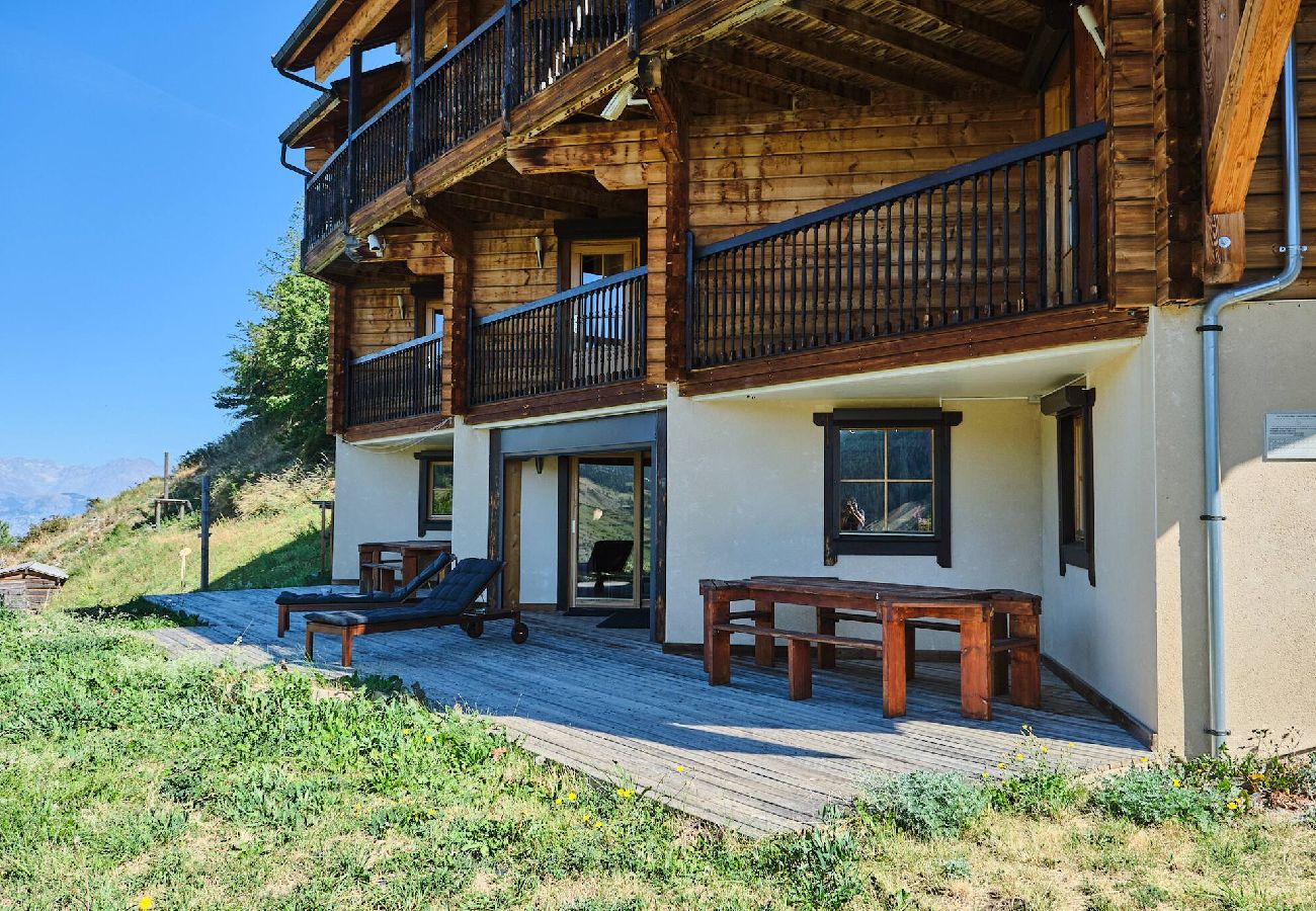 Chalet in Vars - Finnish Chalet • Sauna • Écrins Views