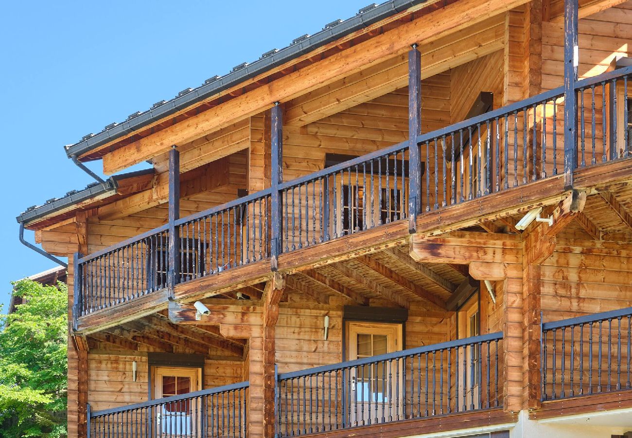Chalet in Vars - Finnish Chalet • Sauna • Écrins Views