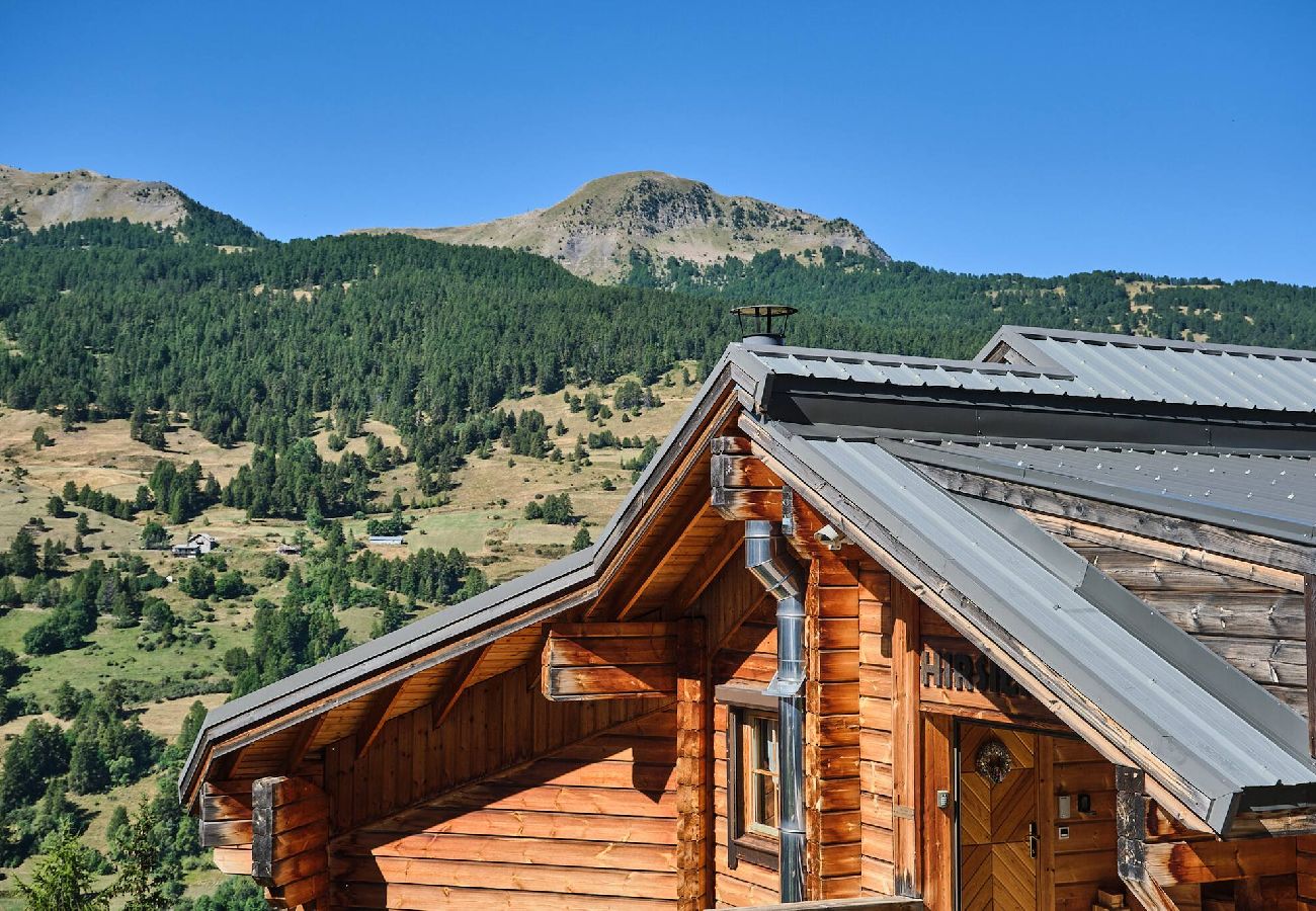 Chalet in Vars - Finnish Chalet • Sauna • Écrins Views