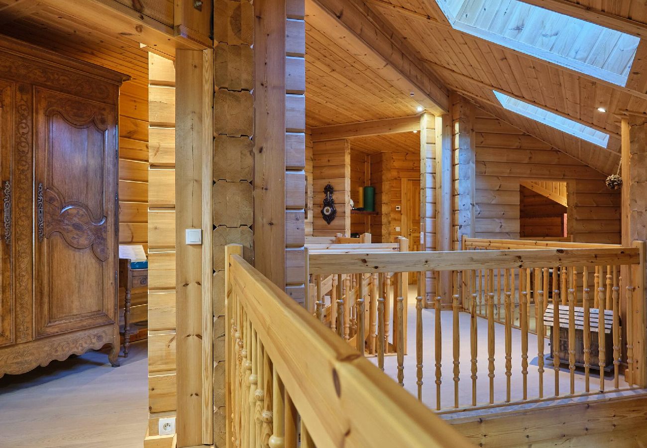 Chalet in Vars - Finnish Chalet • Sauna • Écrins Views