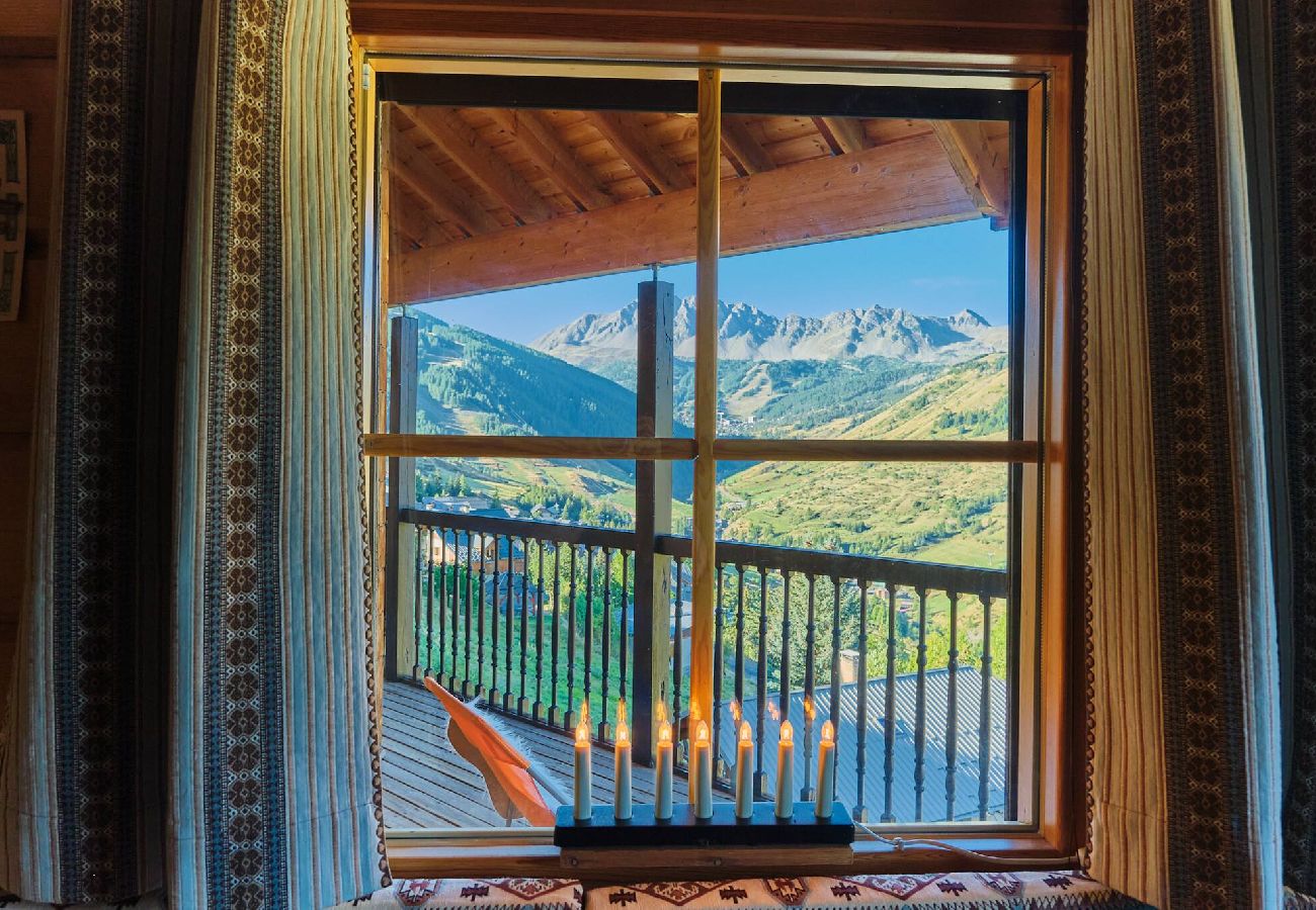Chalet in Vars - Finnish Chalet • Sauna • Écrins Views