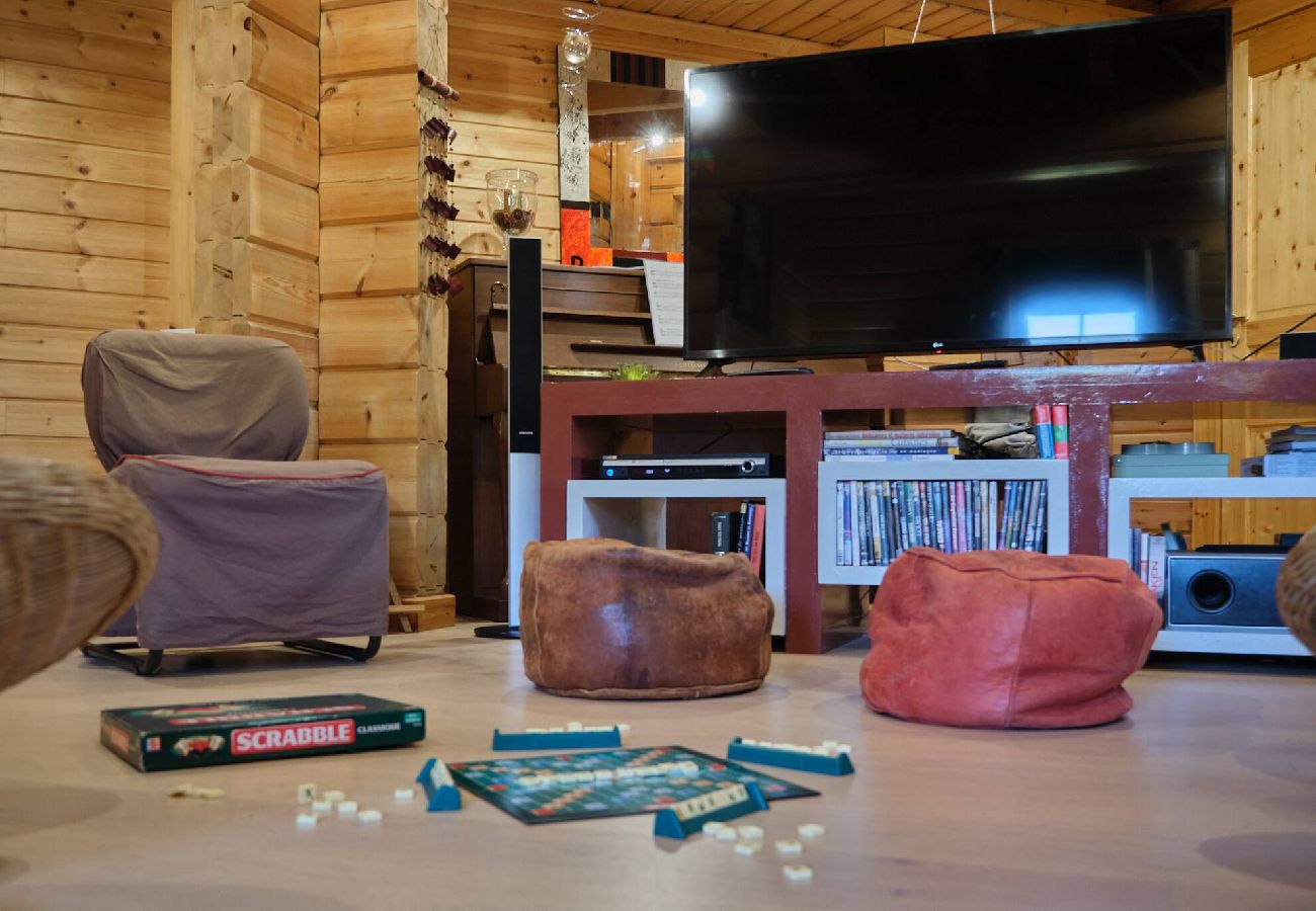 Chalet in Vars - Finnish Chalet • Sauna • Écrins Views