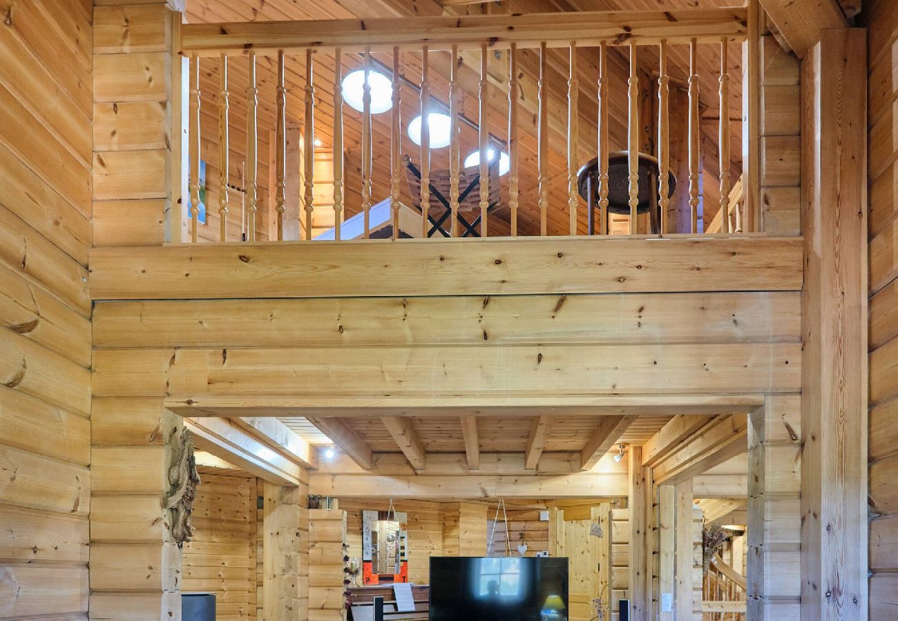 Chalet in Vars - Finnish Chalet • Sauna • Écrins Views