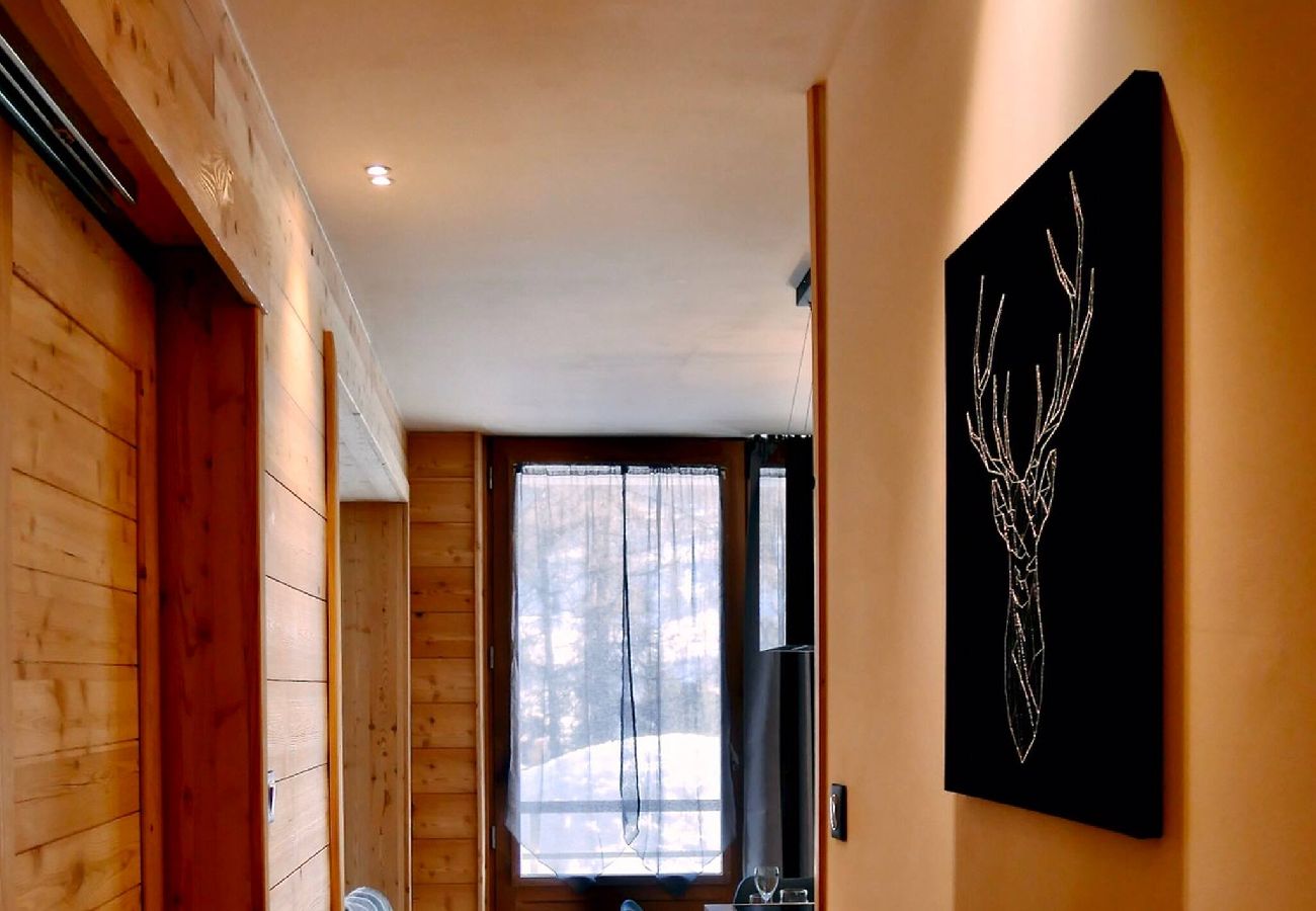 Apartment in Vars -     Beautiful Renovated Ski-in/Ski-out Apartment with Secure Parking