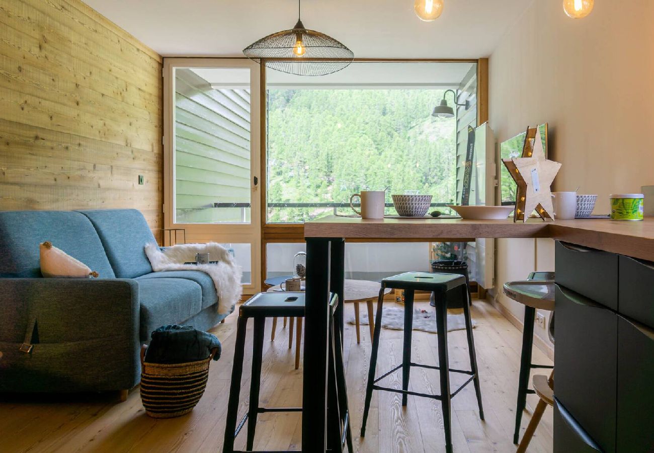 Apartment in Vars - Ski-in/Ski-out Studio • Slopes View Balcony • 2 Adults + 2 Children