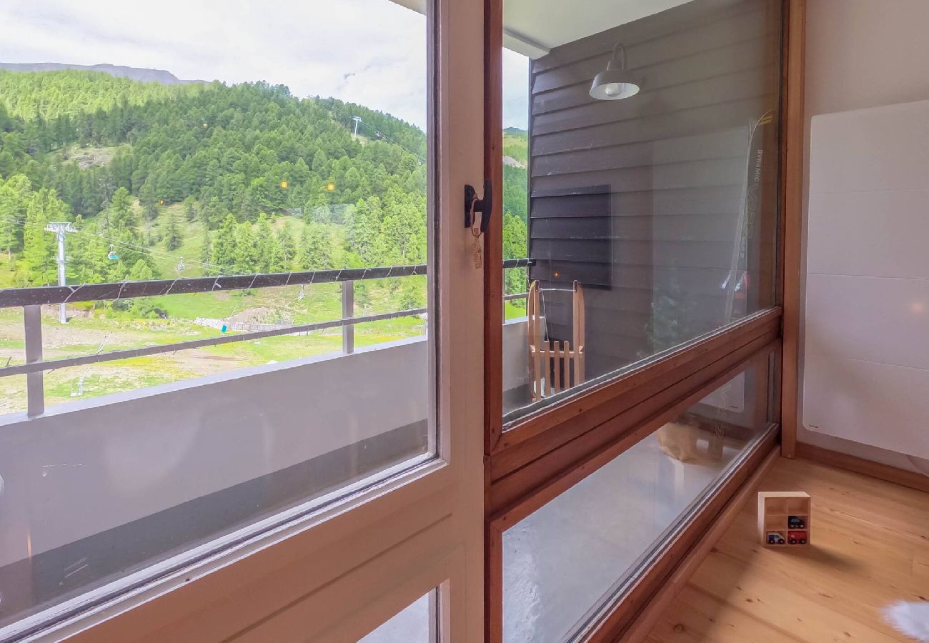 Apartment in Vars - Ski-in/Ski-out Studio • Slopes View Balcony • 2 Adults + 2 Children