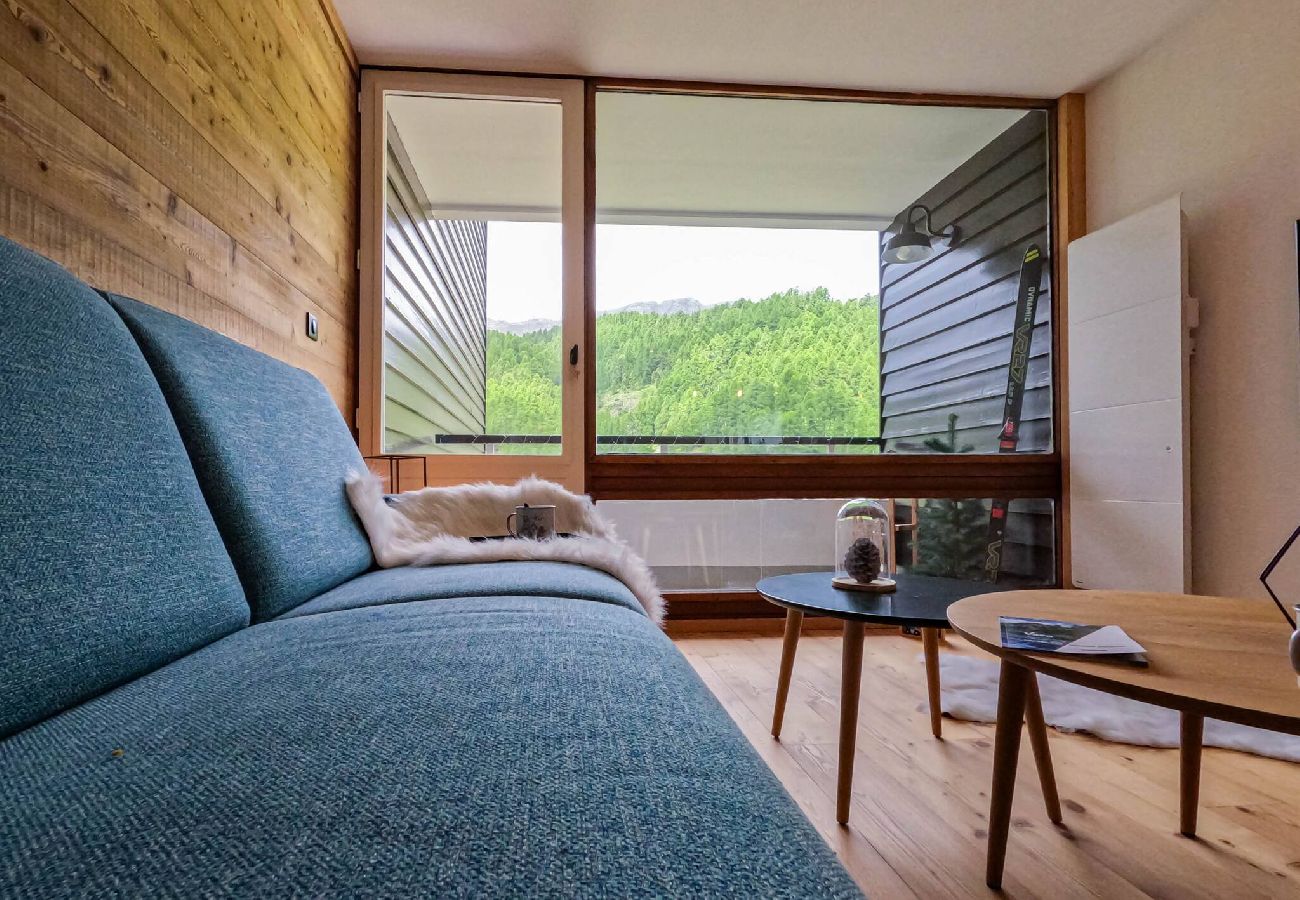 Apartment in Vars - Ski-in/Ski-out Studio • Slopes View Balcony • 2 Adults + 2 Children