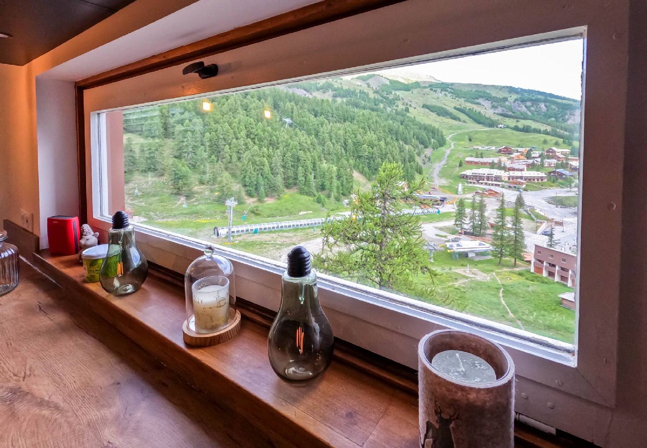 Apartment in Vars - Ski-in/Ski-out Studio • Slopes View Balcony • 2 Adults + 2 Children