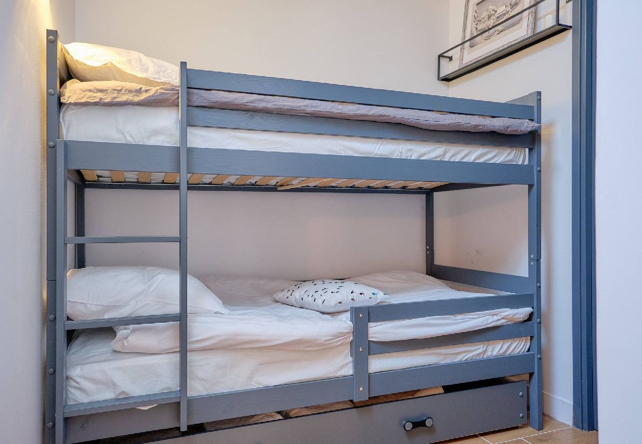Apartment in Vars - Duplex Penthouse • Terraces • Private Garage • Master Suite