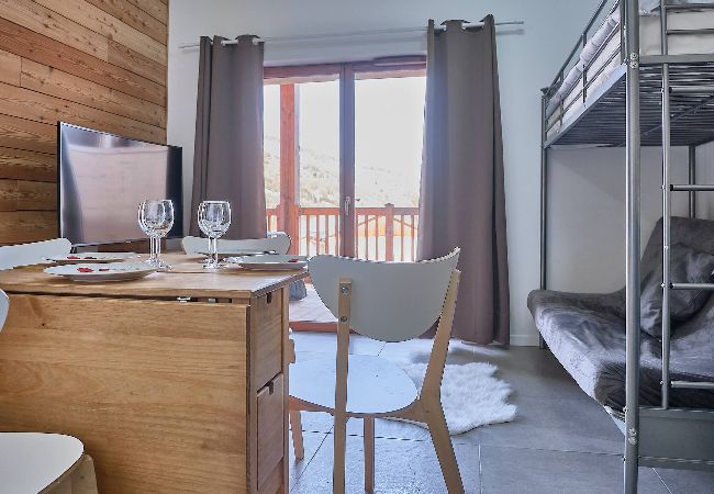 Apartment in Vars - Vars centre – Appt 4 pers en résidence neuve 