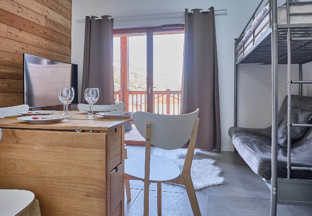 Apartment in Vars - Vars centre – Appt 4 pers en résidence neuve 